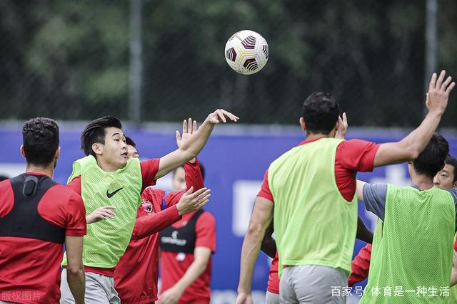 老将出马！亚运会-张玉宁吴曦传射 U23国足2-1逆转朝鲜开门红文章展示图